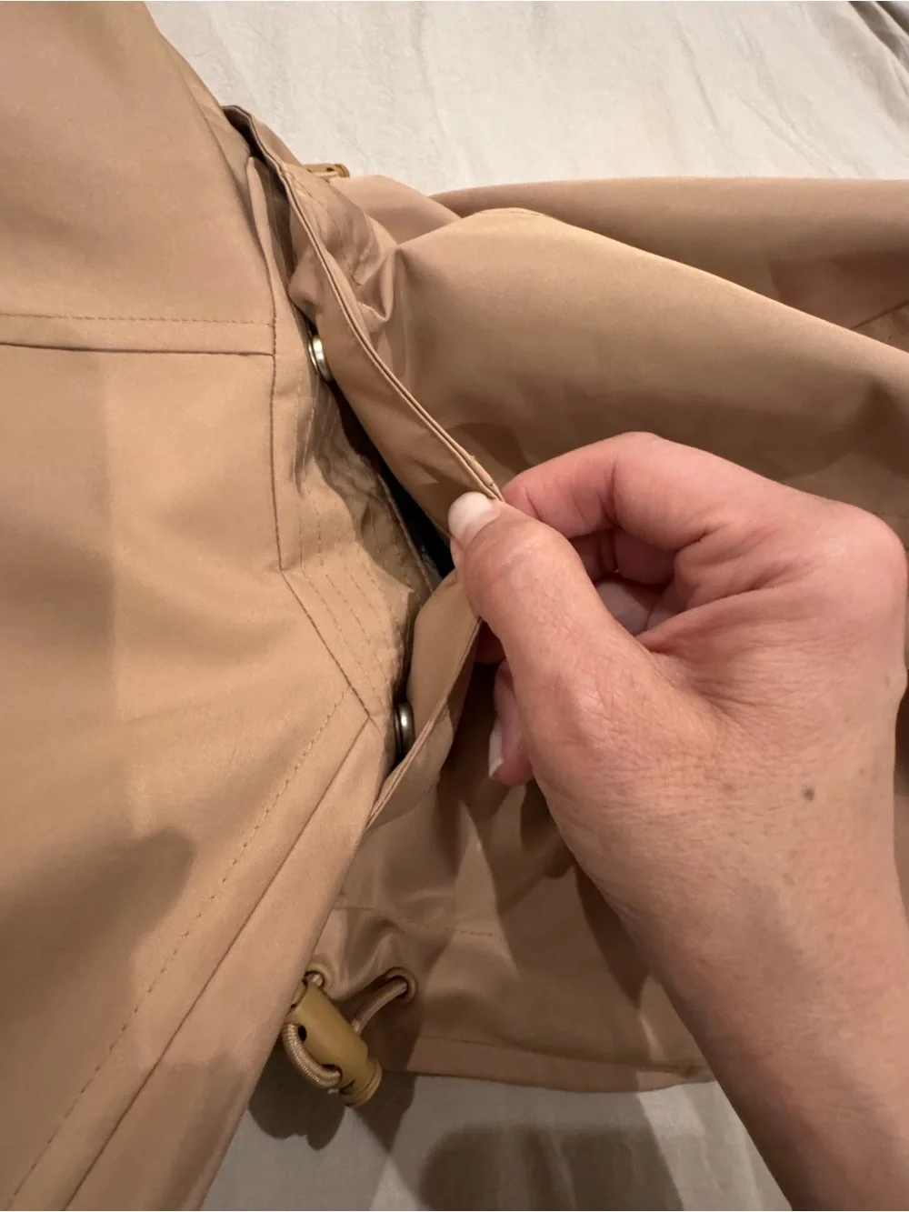 Burberry Beige Trench Raincoat with Signature Check Lining - Picture 5 of 6